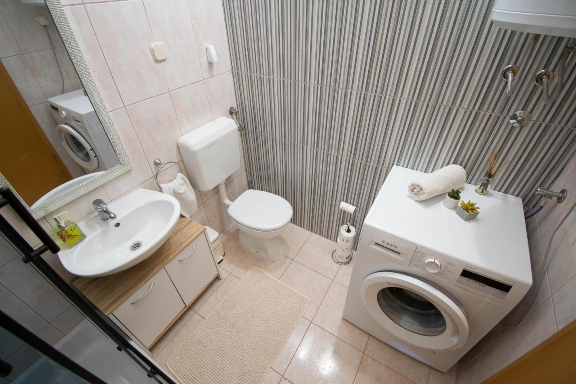 Apartment 30 M From Beach,Makarska,Marija Екстериор снимка