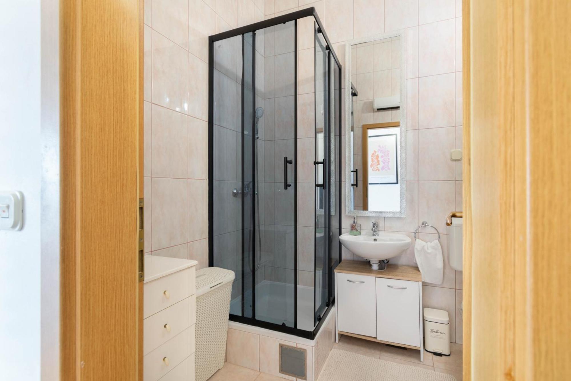 Apartment 30 M From Beach,Makarska,Marija Екстериор снимка